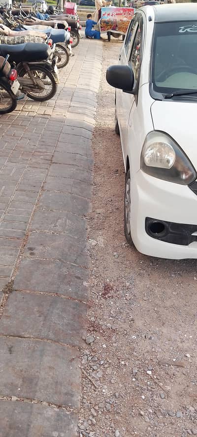 Daihatsu Mira 2015