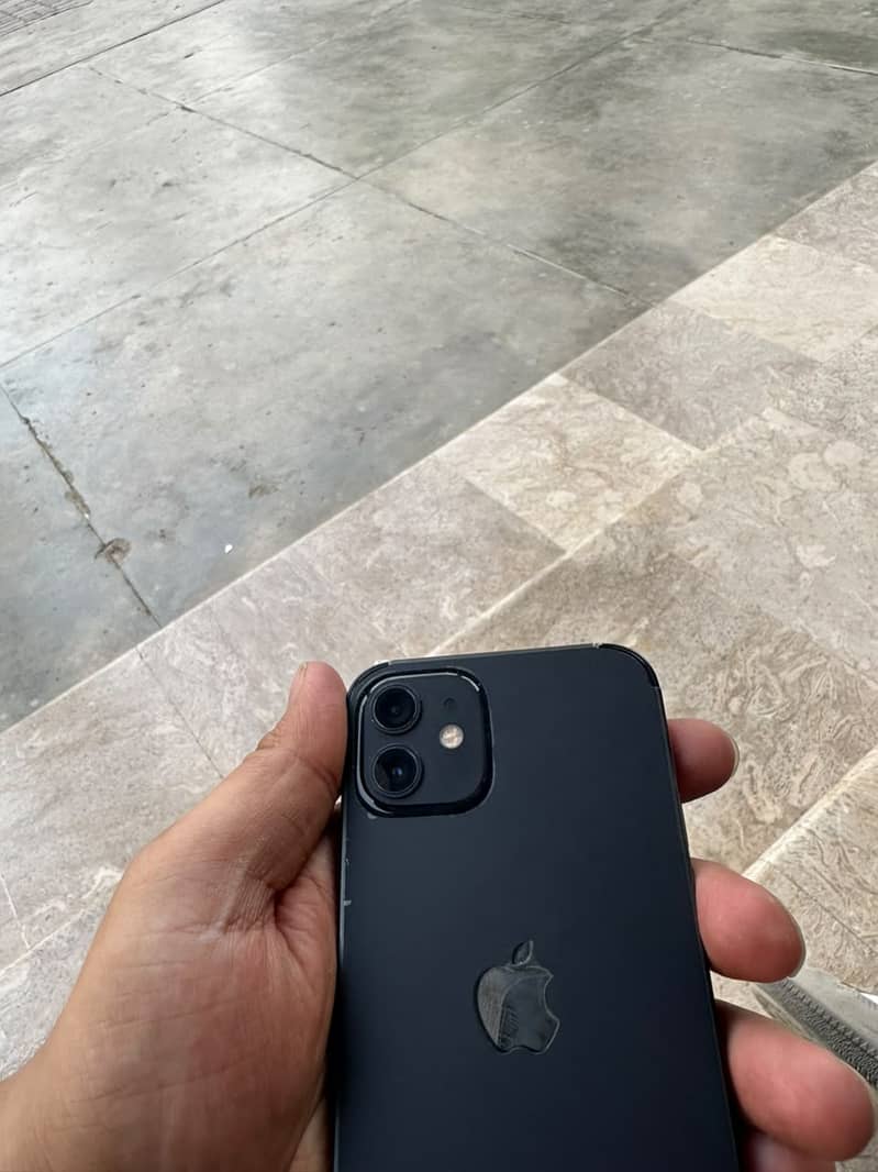 Apple iPhone 12 3