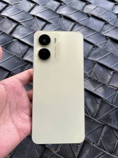 Vivo Y16