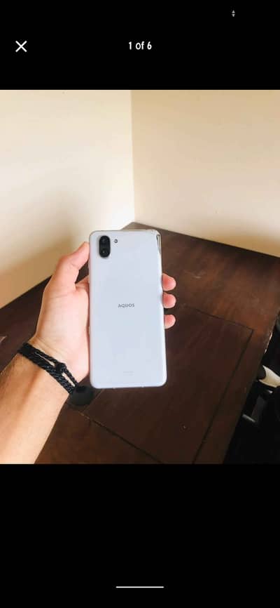 Sharp Aquos R3