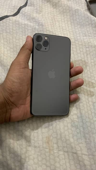 Apple iPhone 11 Pro Max ( urgent sell)