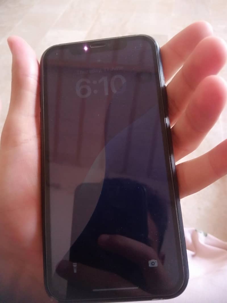 Apple iPhone 11 4