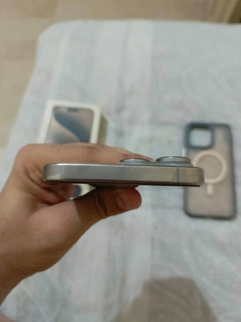 Apple iPhone 15 Pro Max 5