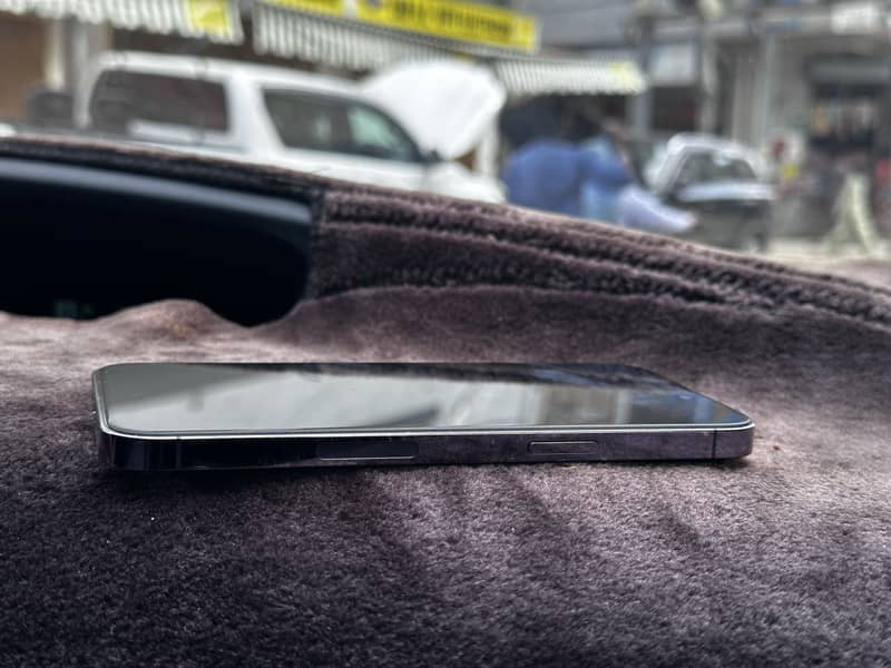 iPhone 14 Pro Max 4