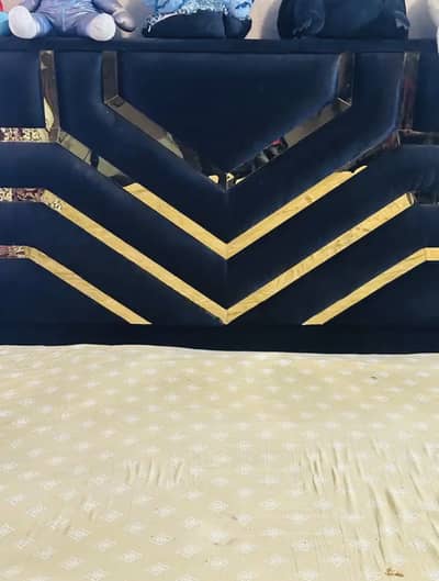 King size bed mattress with tables