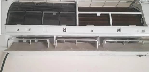 hair 1 tan dc inverter  good condition 10by10