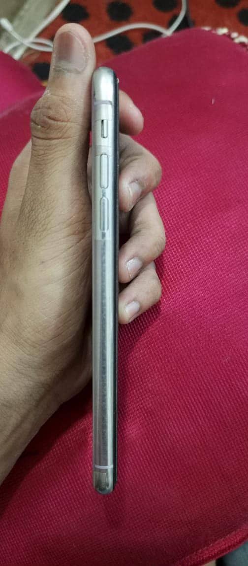 Apple iPhone X 3