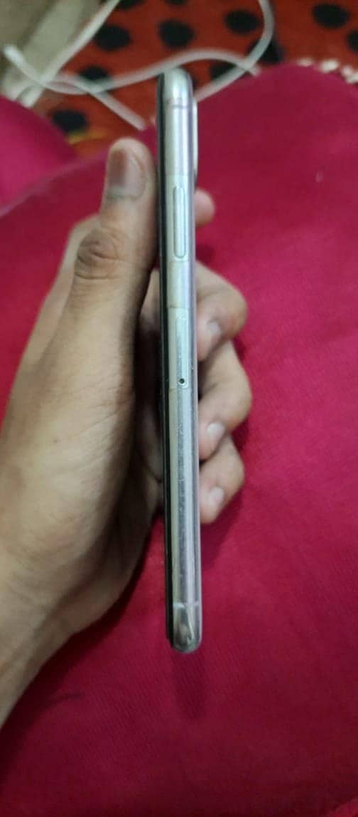Apple iPhone X 5