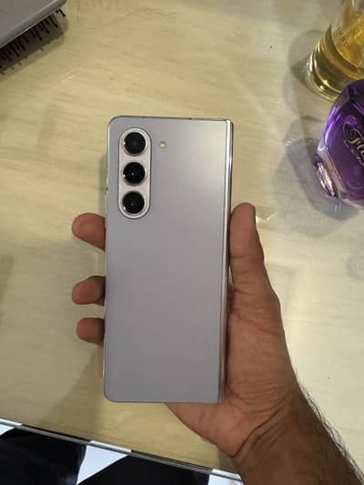 Samsung Galaxy Z Fold 5