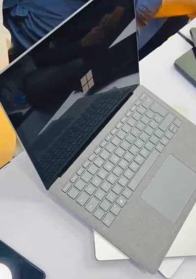 Microsoft Surface Laptop