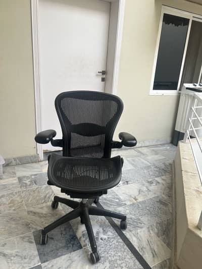 Herman Miller 10/9