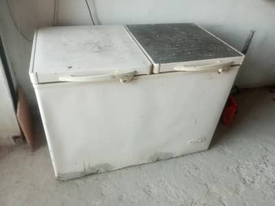 double door freezer selling in an attock