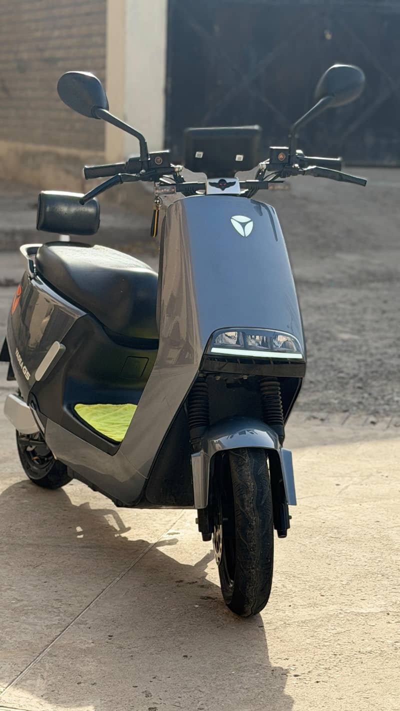 yadea G5 1