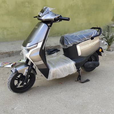 Revo electric Scooty bike