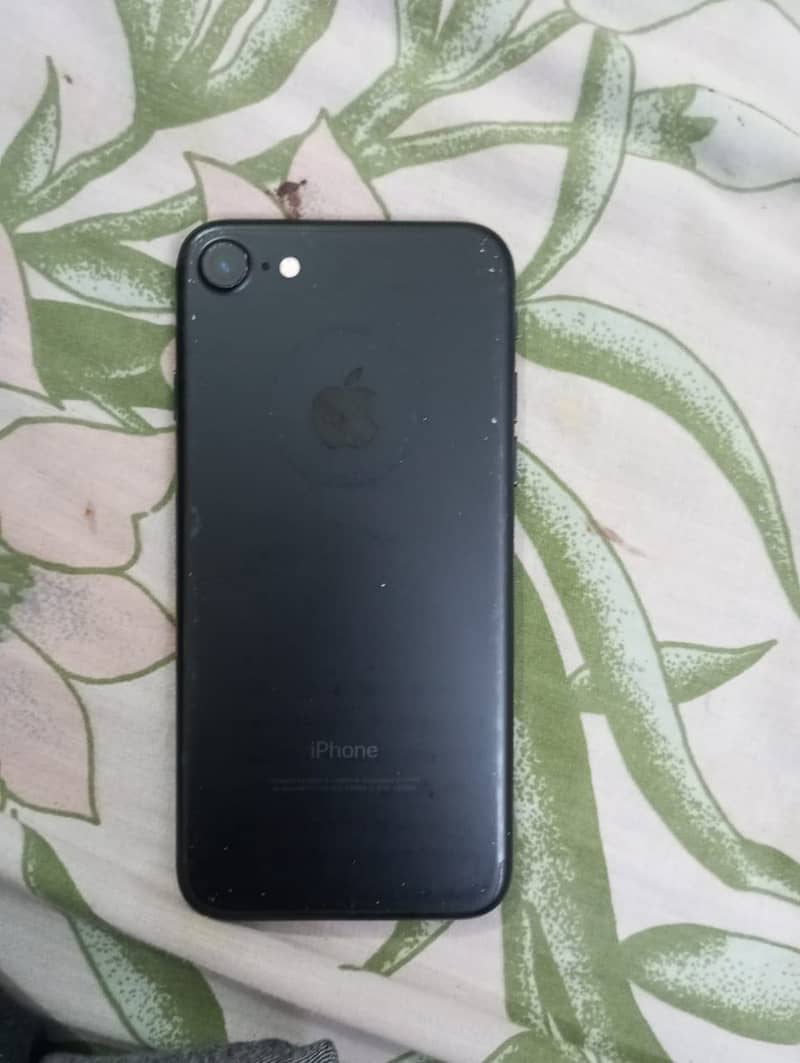 Apple iPhone 7 0