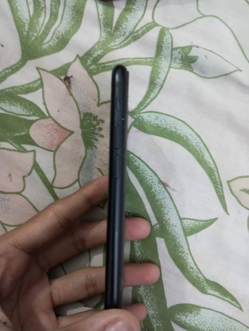 Apple iPhone 7 2
