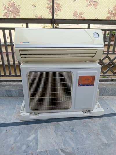 Dawlance 1 Ton AC | Good Condition
