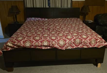Excellent Condition Bed Set