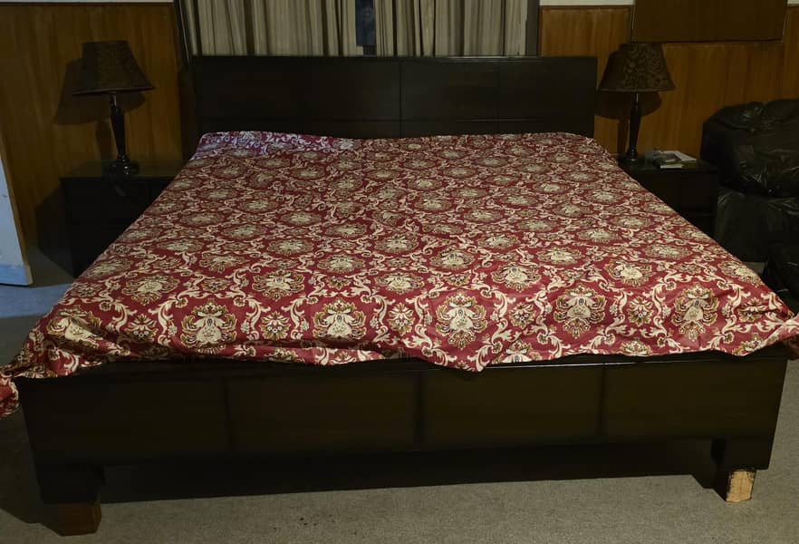 Excellent Condition Bed Set 0