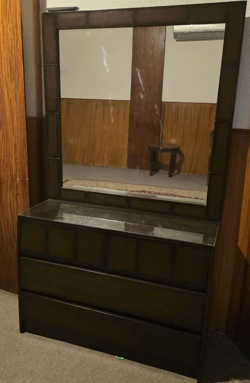 Excellent Condition Bed Set 2