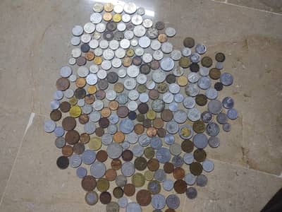 225 foreign coins in too reasonable price.