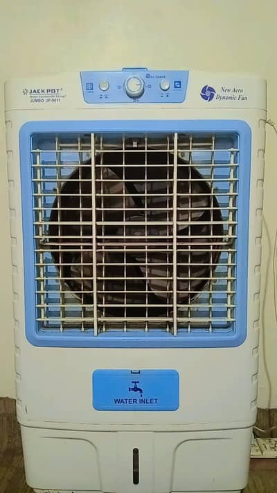 Jackpot air cooler with dynamic fan