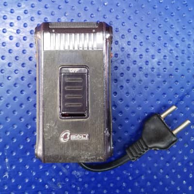 High-Performance Cordless Shaver for Men - Travel Friendly