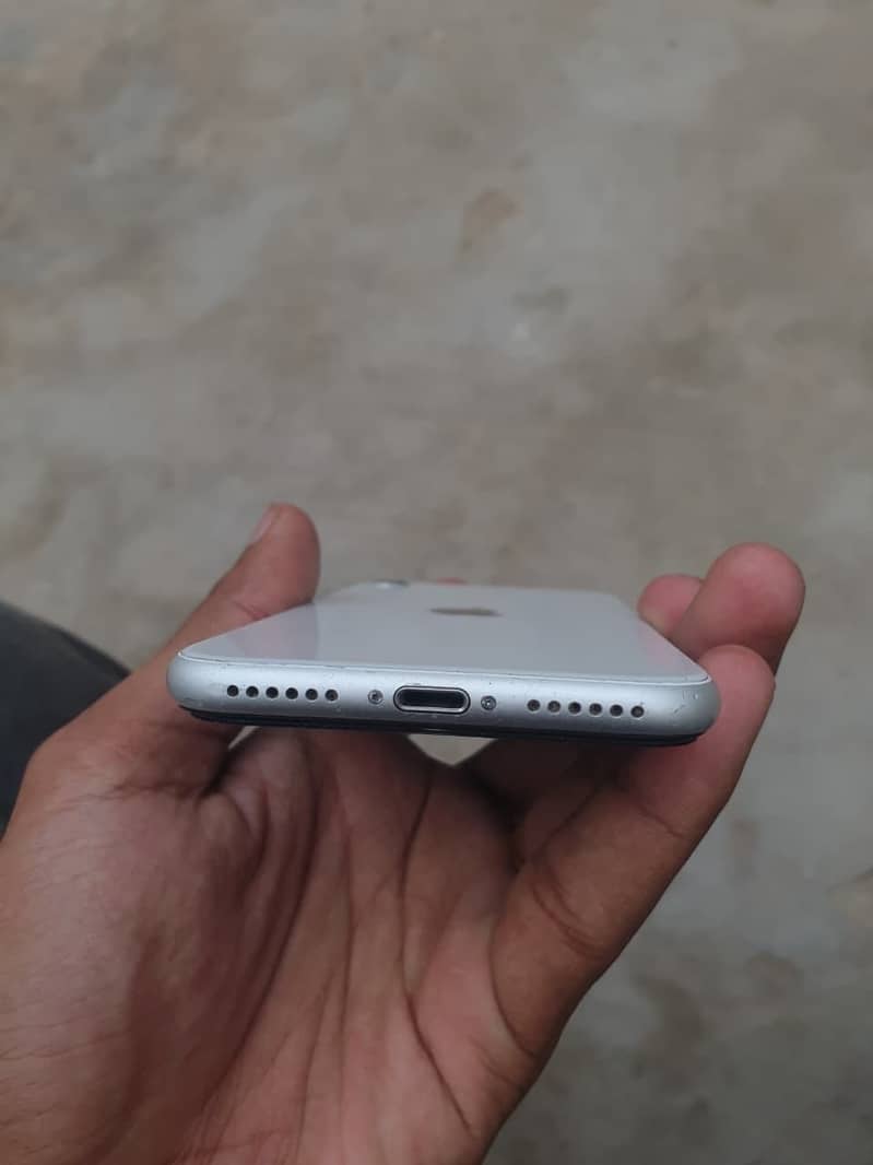 Apple iPhone SE 3