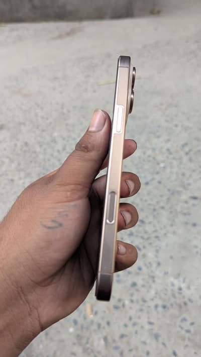 Apple iPhone 16 Pro Max