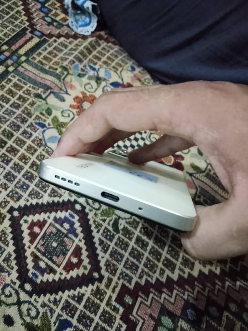 Realme C75 1