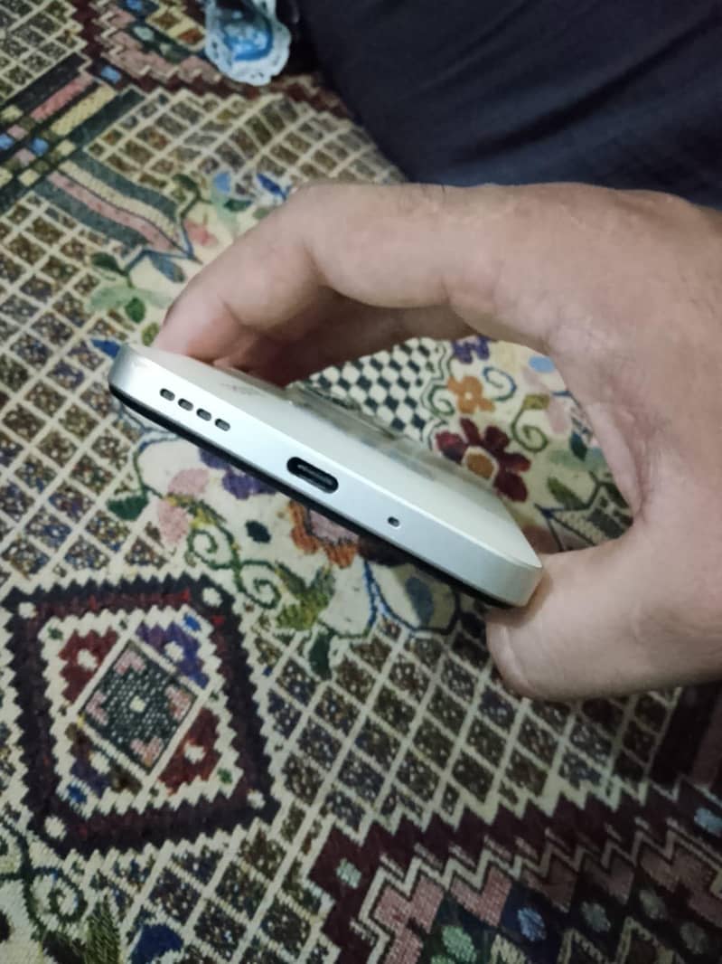 Realme C75 4