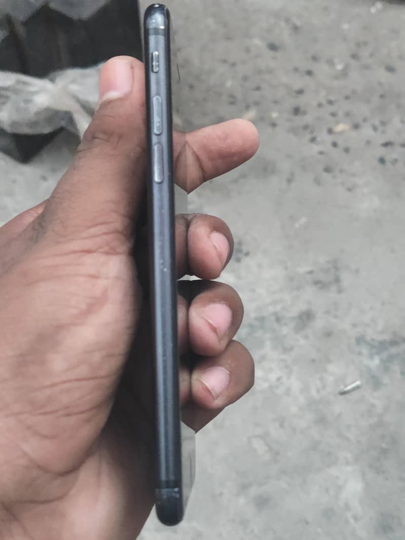 Apple iPhone 7 2