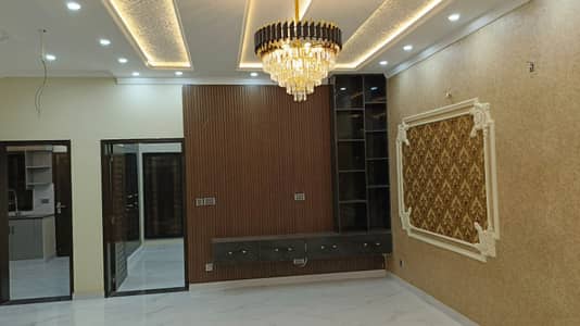 Beautiful 5 Marla House Available For Rent