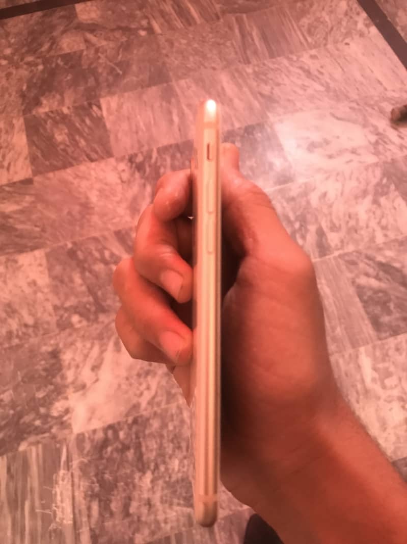 Apple iPhone 8 1