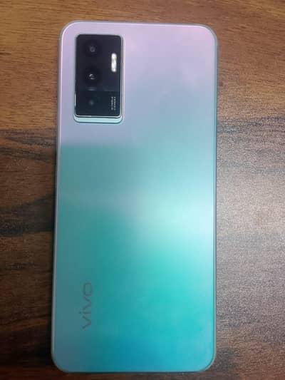 condition 10/10.8/128 no fault no open with full box and charger