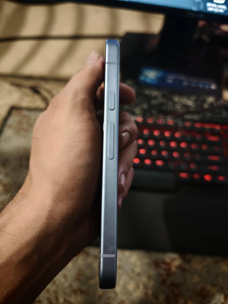 Google Pixel 9a 5