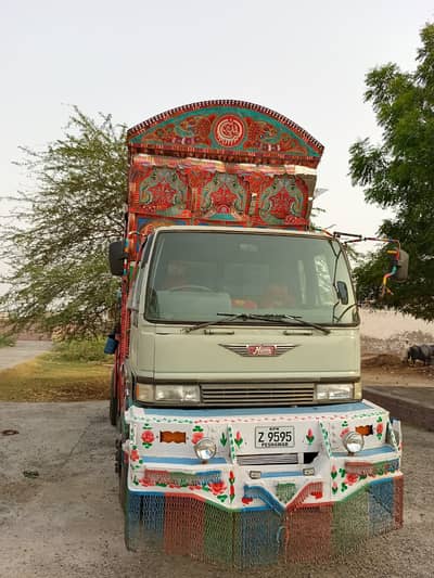 Hino 7D truck