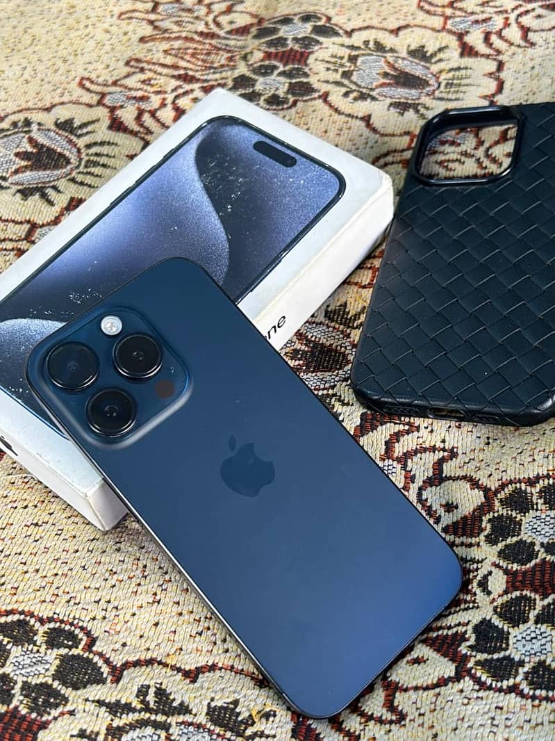 Apple iPhone 15 Pro 3
