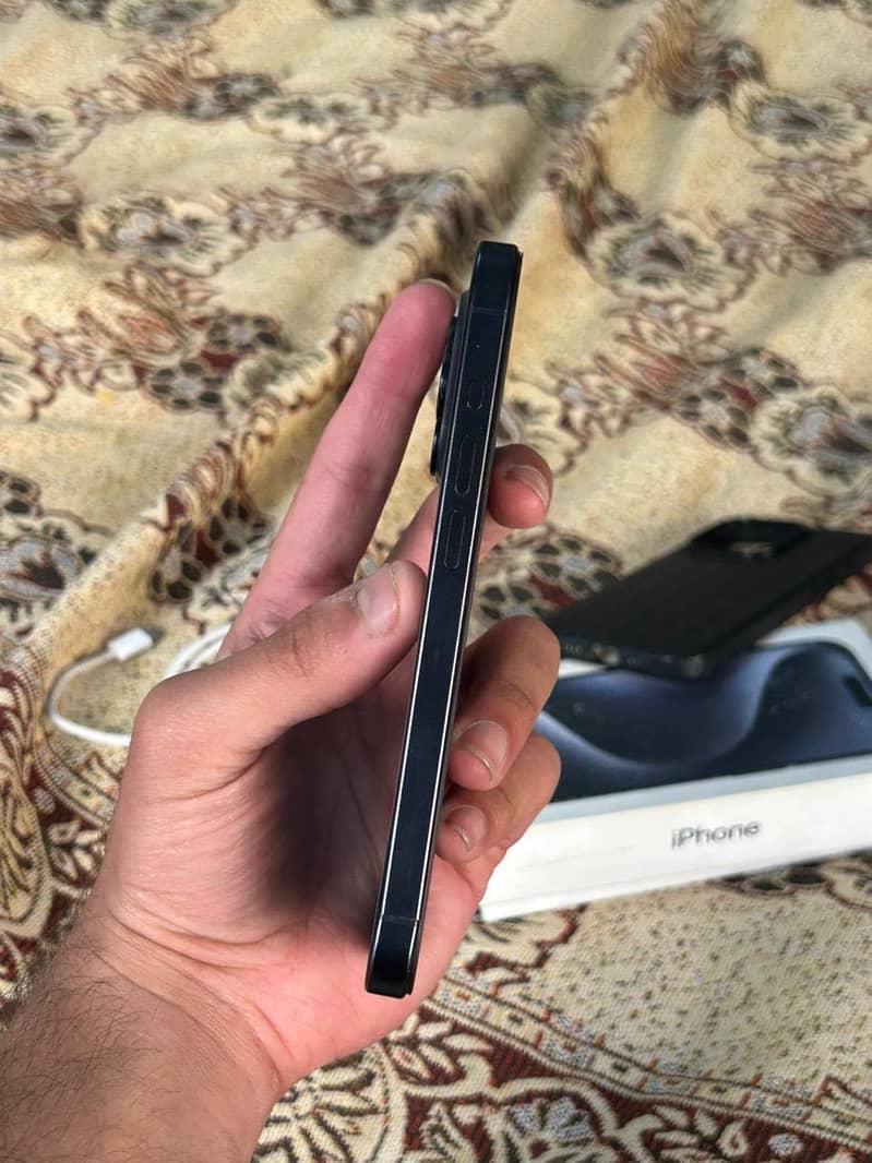 Apple iPhone 15 Pro 6