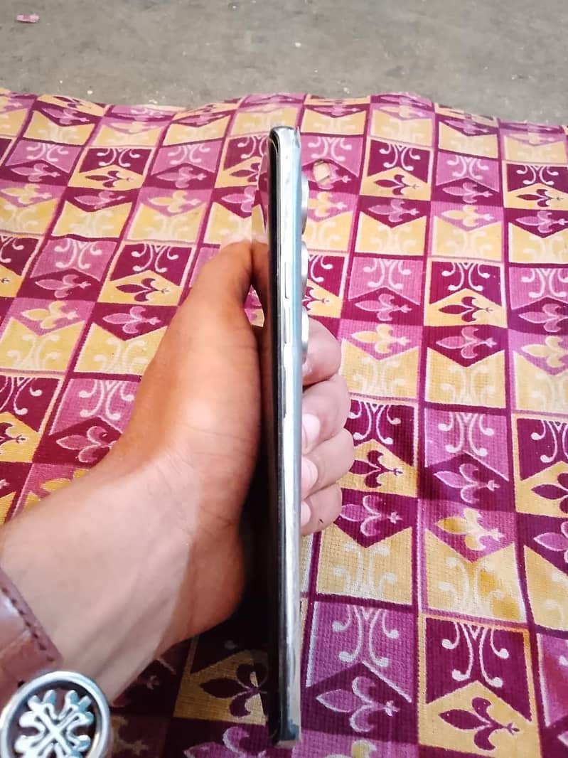 Tecno CAMON 40 Pro 4