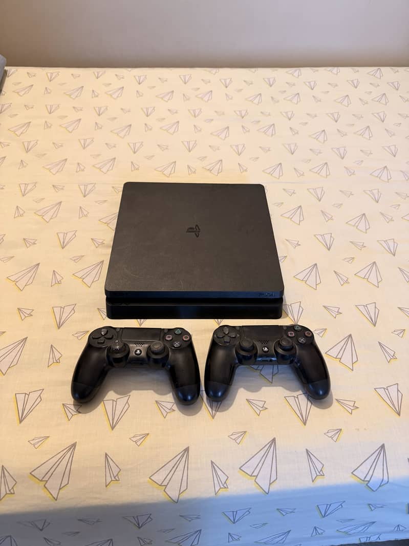 Ps4 slim 1