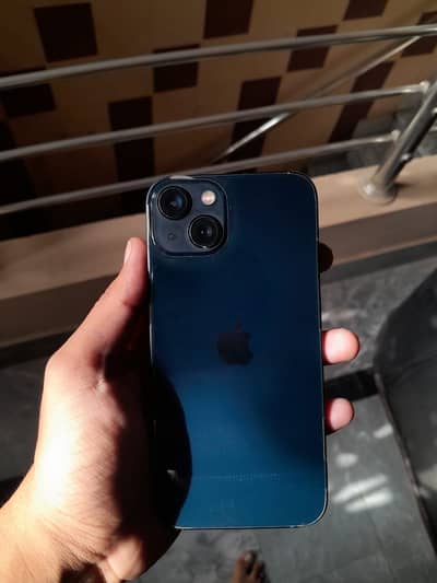 Apple iPhone 13