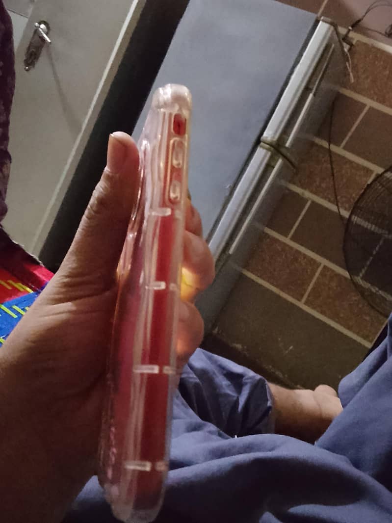 Apple iPhone 11 3