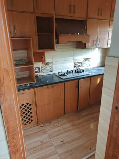 D type 3rd floor flat available for rent g-11 Islamabad
