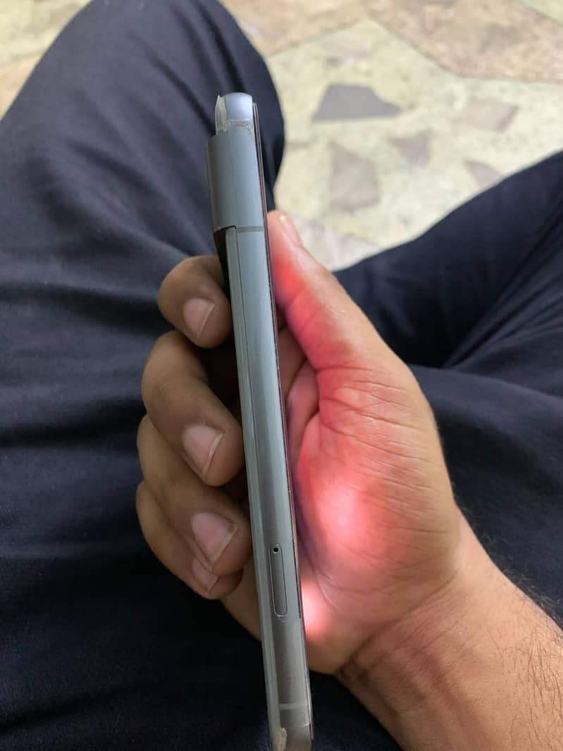 Google Pixel 8 3