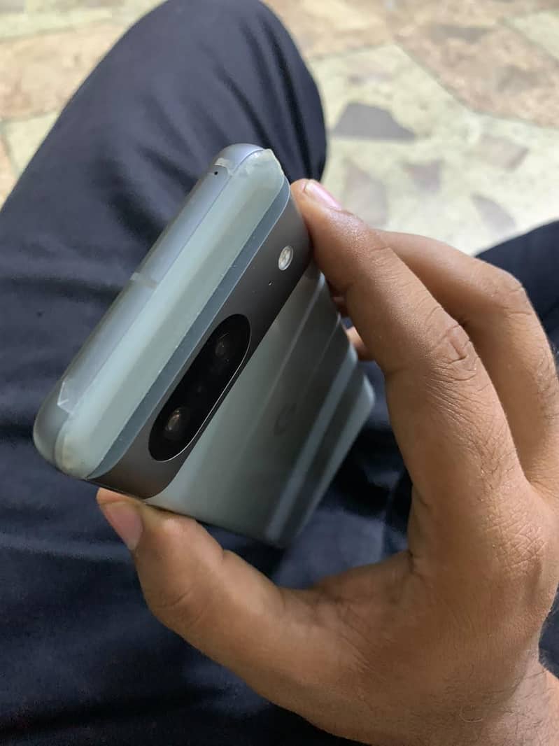 Google Pixel 8 5