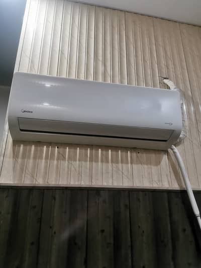 1.5 ton Midea a. c