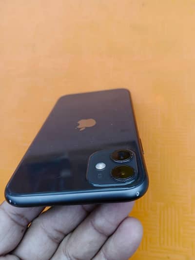 Apple iPhone 11 (EXCHANGE POSSIBLE)