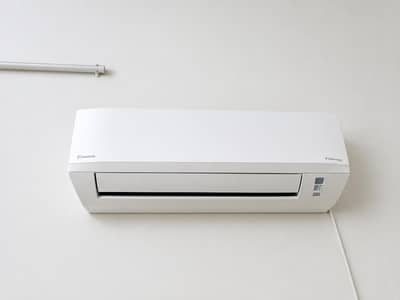 Daikin 1 ton inverter heat & cool