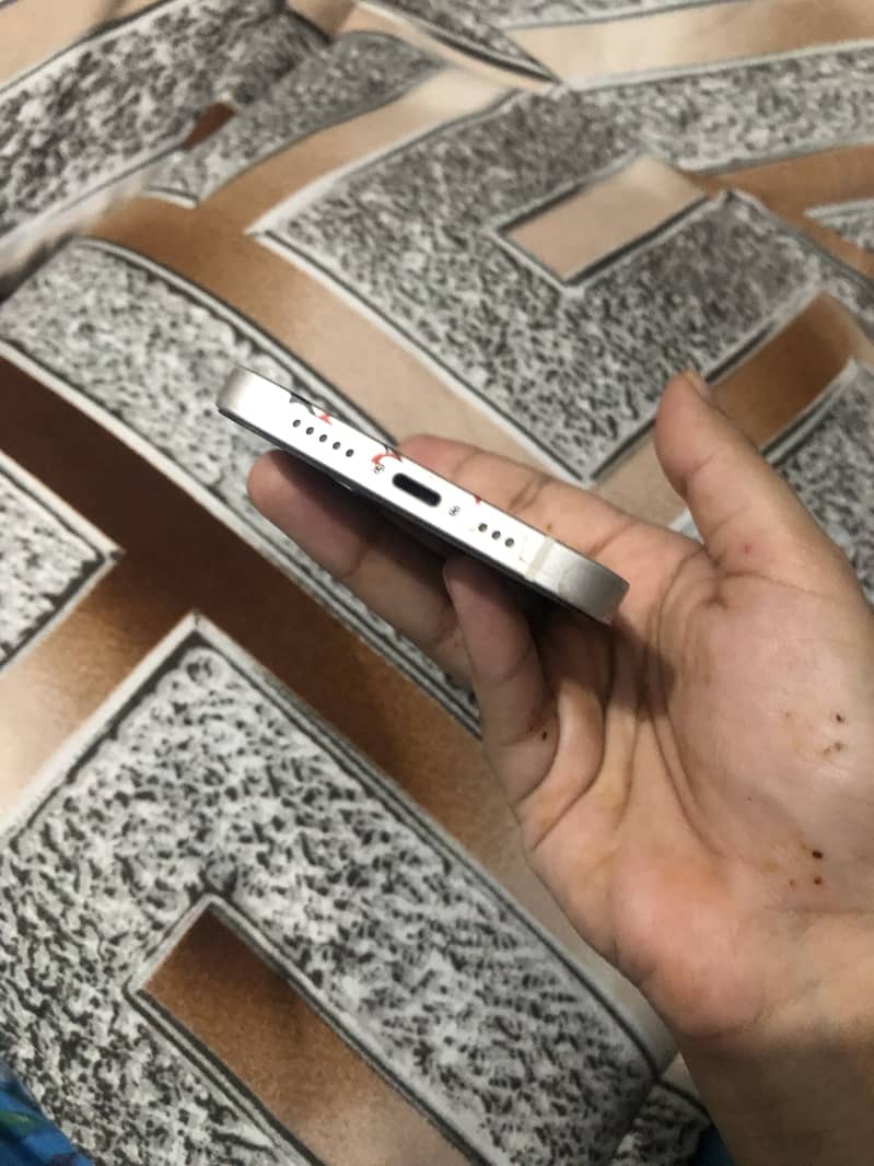 Apple iPhone 12 2